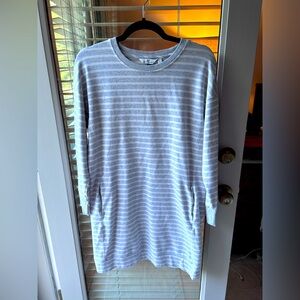 Vineyard Vines Gray w/White Stripe French Terry Dress with Pockets. Size S